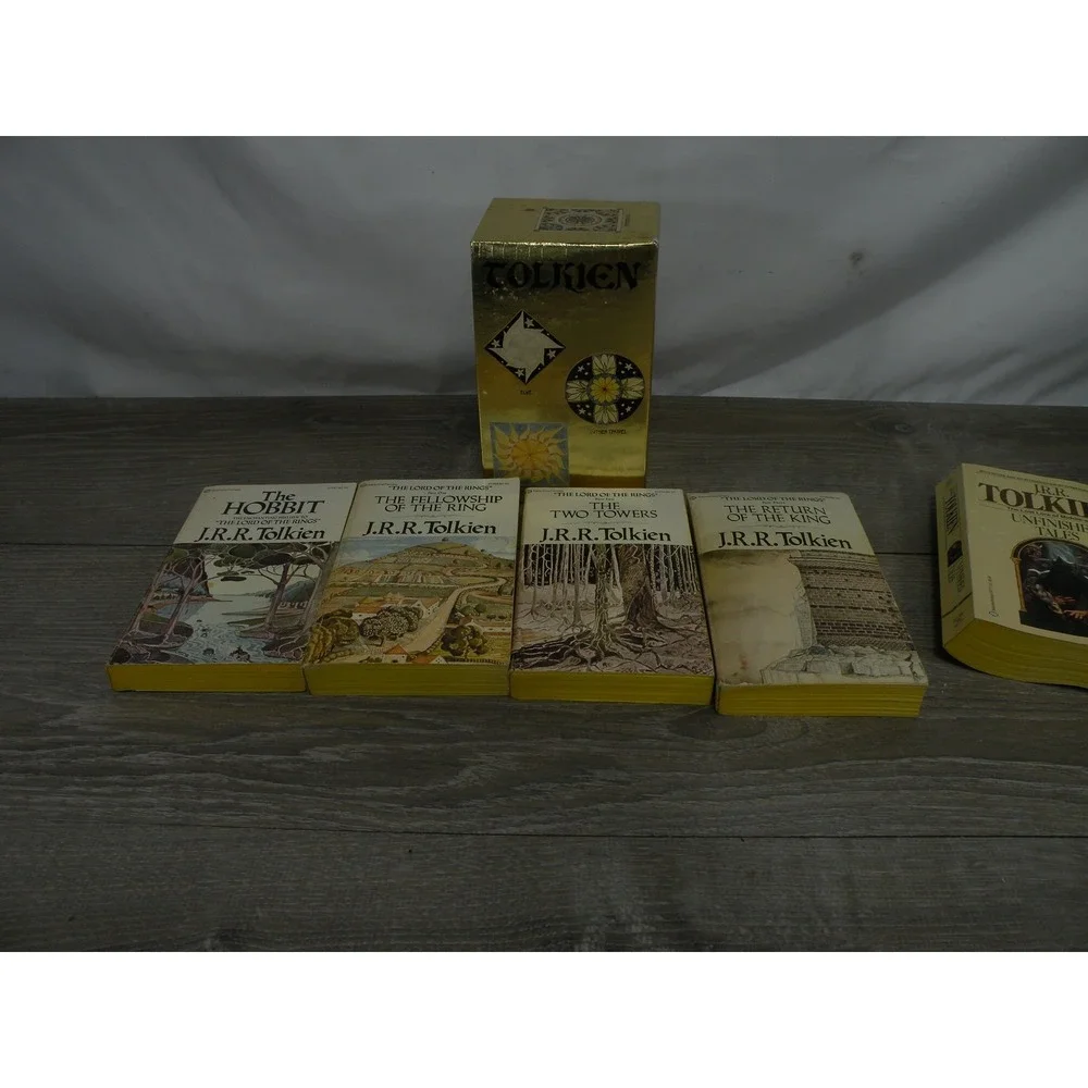 J.R.R. Tolkien The Lord of the Rings 4-Book Box Set & Unfinished Tales